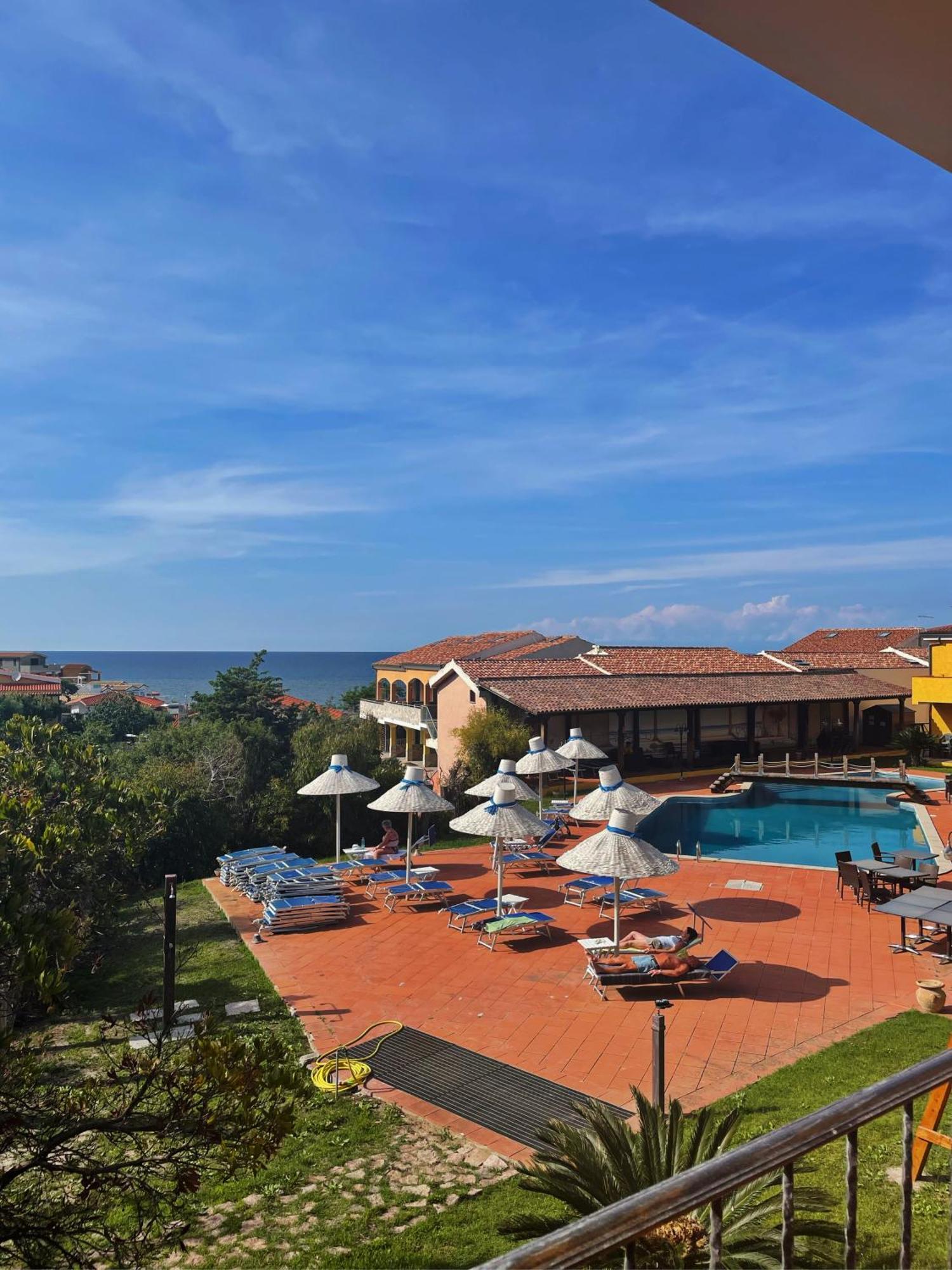 Hotel La Ciaccia Валледория Экстерьер фото