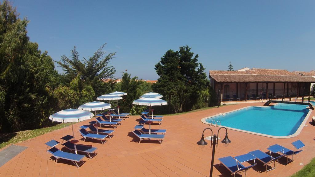 Hotel La Ciaccia Валледория Экстерьер фото