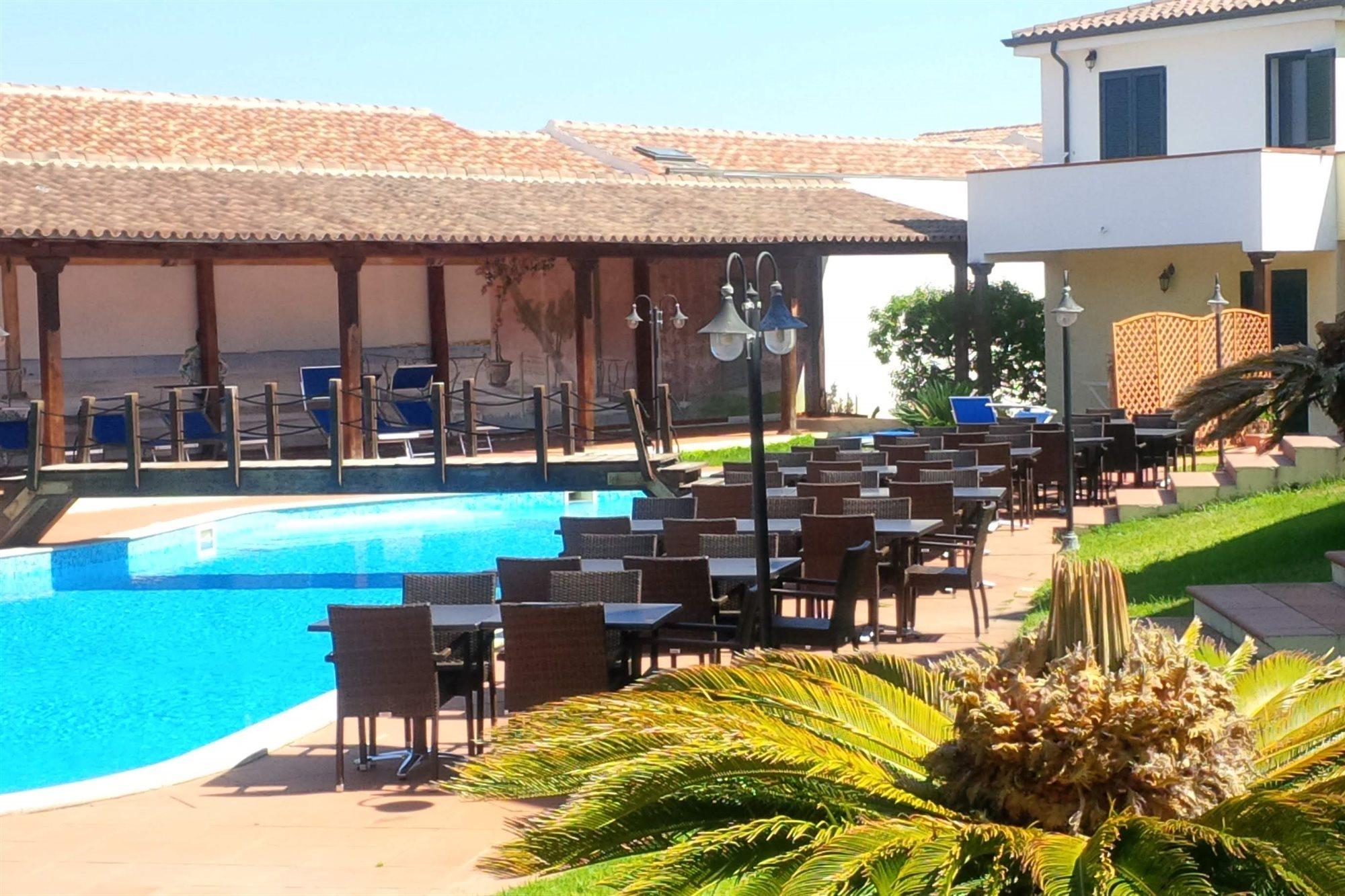 Hotel La Ciaccia Валледория Экстерьер фото