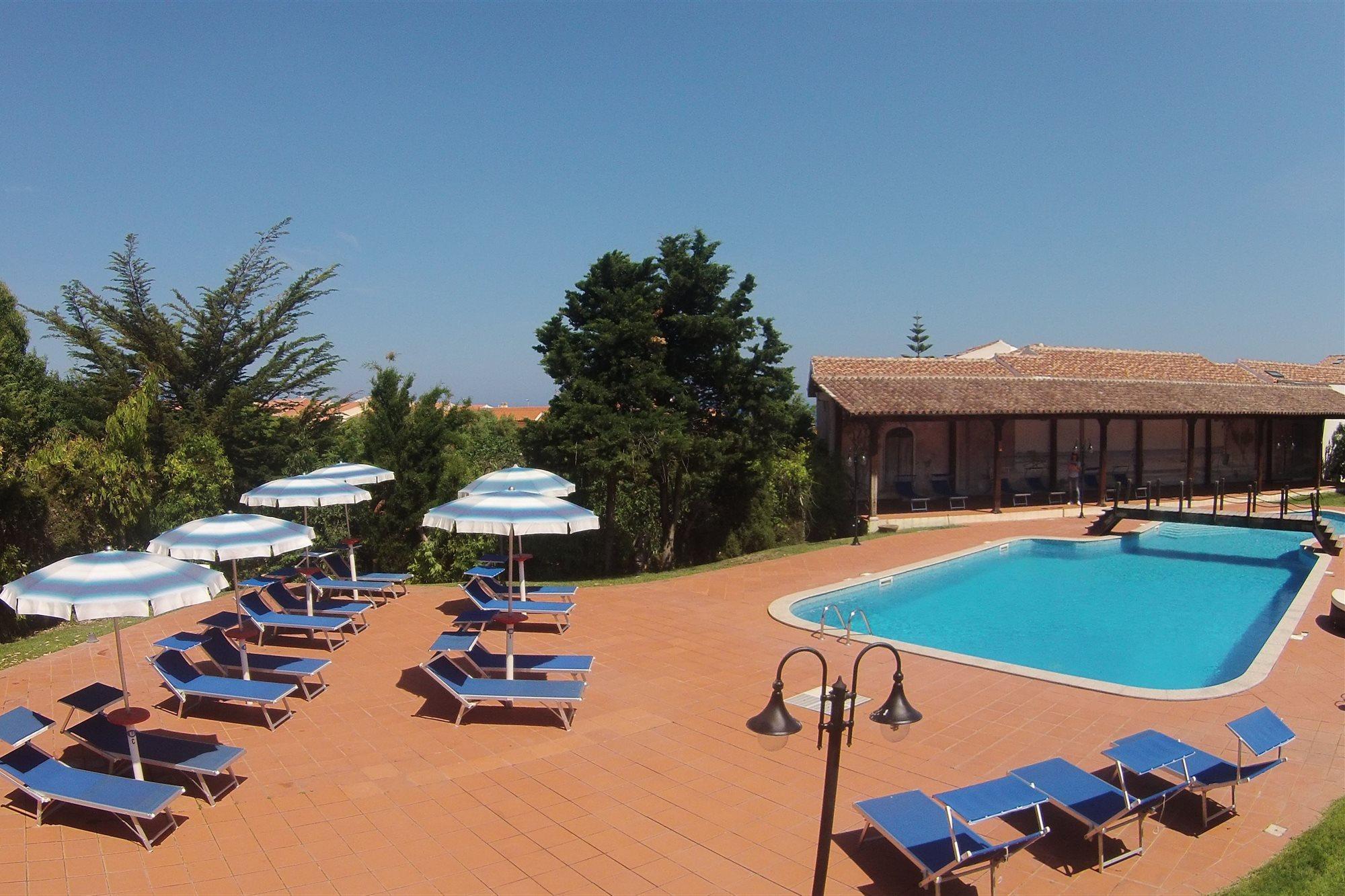 Hotel La Ciaccia Валледория Экстерьер фото